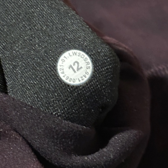 Lululemon Align Cropped Maroon Black Leggings - Picture 7 of 7